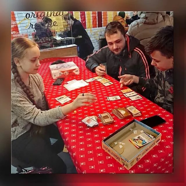 Рестораны с настольными играми в москве